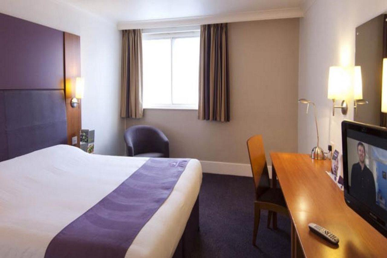 Premier Inn Glasgow Милнгави Экстерьер фото